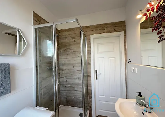 Walezy - Peaceful Retreat, 10 Minutes To Old Town & Seaside