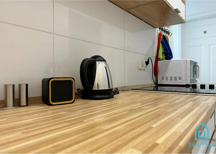 Rum i privatbostad Walezy - Peaceful Retreat, 10 Minutes To Old Town & Seaside *