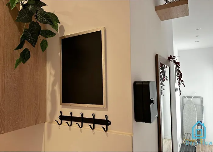 Walezy - Peaceful Retreat, 10 Minutes To Old Town & Seaside Homestay *